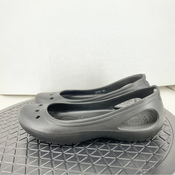 Crocs Women Size 7 Sandals Black Rubber Ballet Flats Shoes Slip On Kadee - Picture 4 of 8